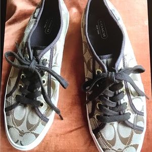 Coach Size 8 Classic Canvas Women’s Sneakers